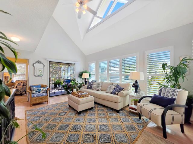 1608 Harbor Dr., North Myrtle Beach, SC 29582