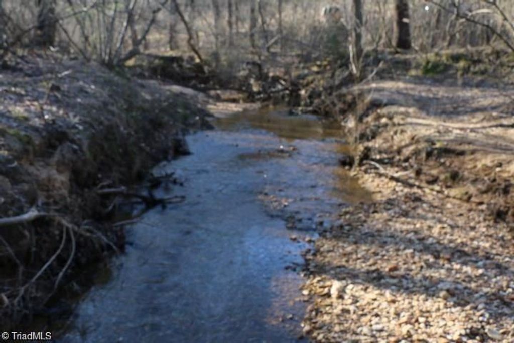 00 Thore Road, Quaker Gap, NC 27043