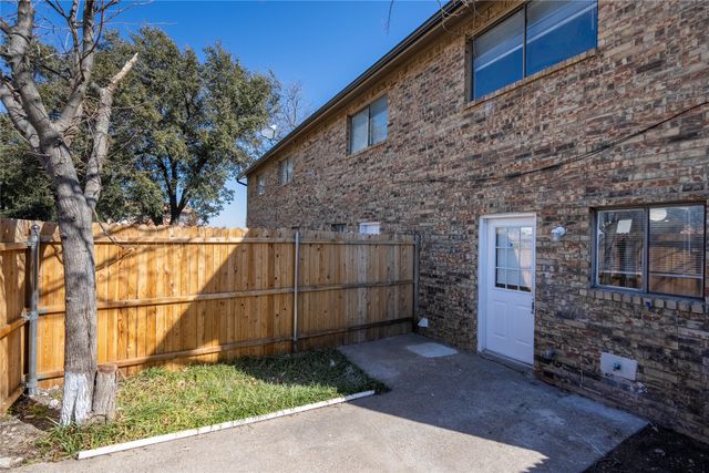 2813 Wimbledon Court B, Garland, TX 75041