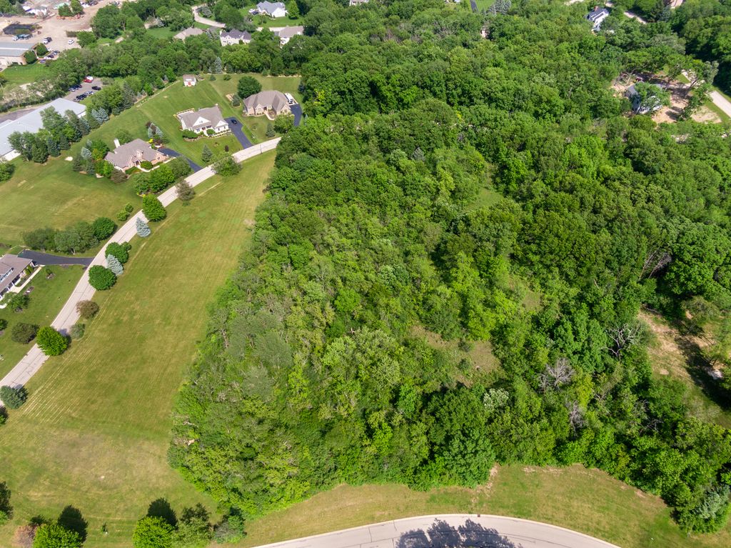 7388 English Oak Lane, Spring Grove, IL 60081