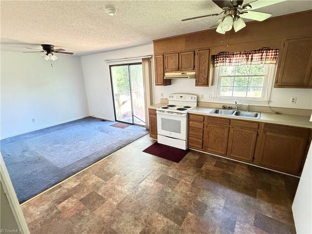 3017 Wendover Avenue, Greensboro, NC 27405