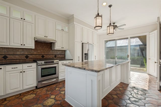 7211 Lavendale Circle, Dallas, TX 75230