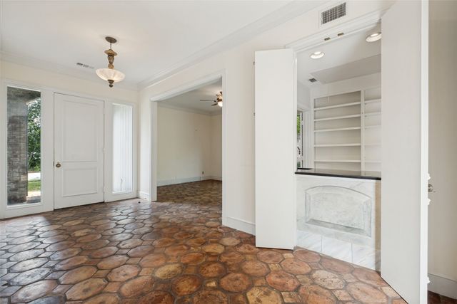 7211 Lavendale Circle, Dallas, TX 75230