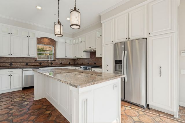 7211 Lavendale Circle, Dallas, TX 75230