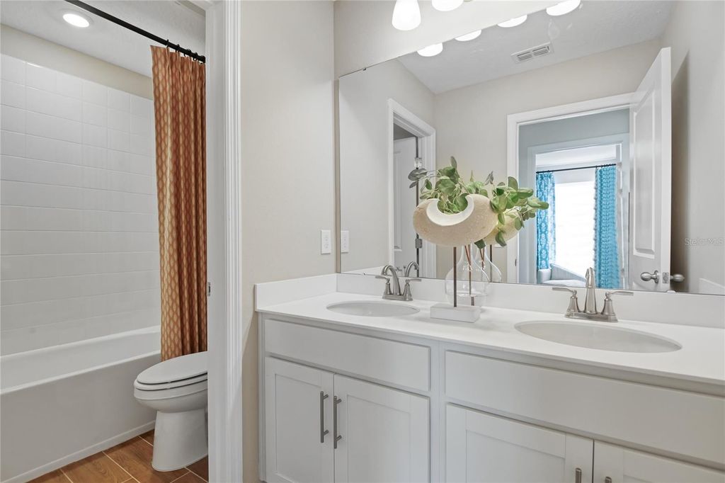 Image 16 of property listing at 2534 29TH LANE E, Palmetto, FL 34221