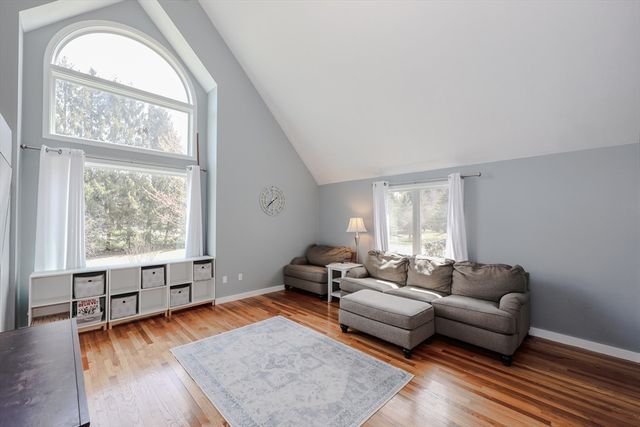 2 Natalie Rd, Chelmsford, MA 01824