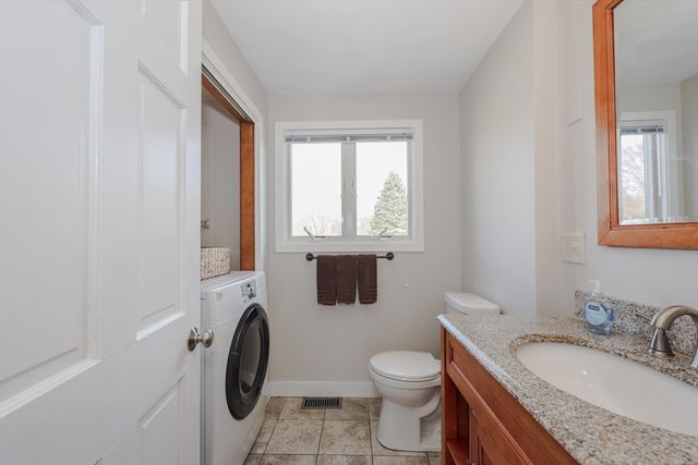 2 Natalie Rd, Chelmsford, MA 01824