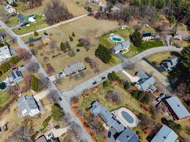 2 Natalie Rd, Chelmsford, MA 01824