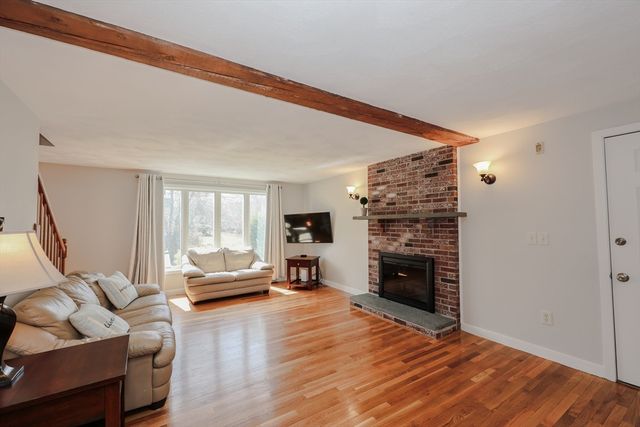 2 Natalie Rd, Chelmsford, MA 01824