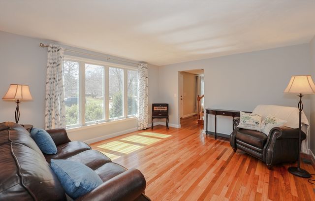 2 Natalie Rd, Chelmsford, MA 01824