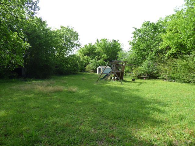 511 W Pecan Street, Aubrey, TX 76227