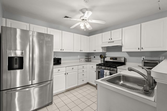 324 Tilden Commons Ln 324, Braintree, MA 02184