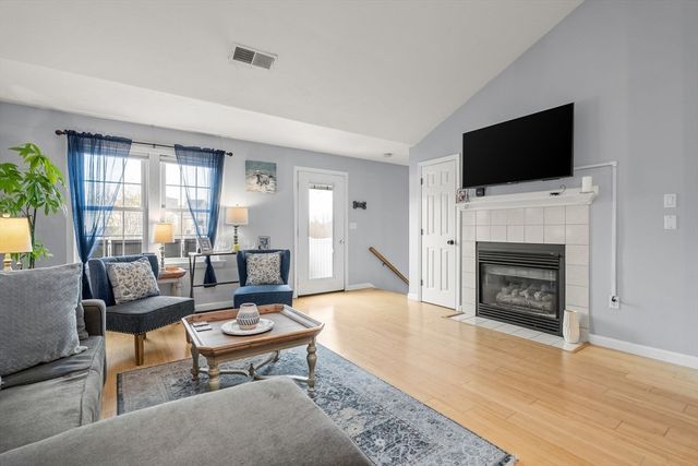 324 Tilden Commons Ln 324, Braintree, MA 02184