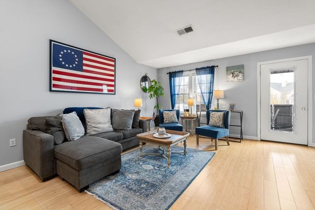 324 Tilden Commons Ln 324, Braintree, MA 02184