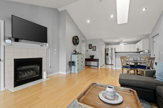 324 Tilden Commons Ln 324, Braintree, MA 02184