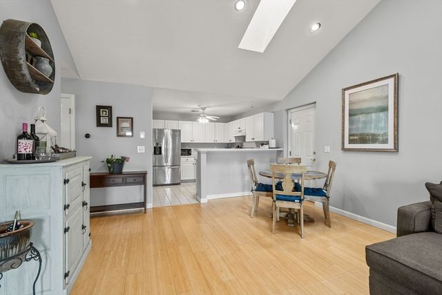 324 Tilden Commons Ln 324, Braintree, MA 02184