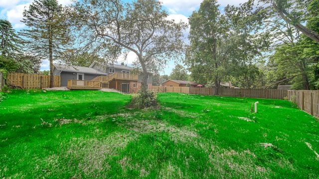 5939 W Van Gogh Trail, La Porte, IN 46350