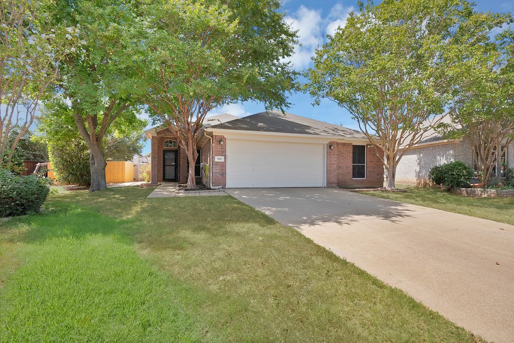 109 Goldeneye Lane, Fort Worth, TX 76120 — exterior