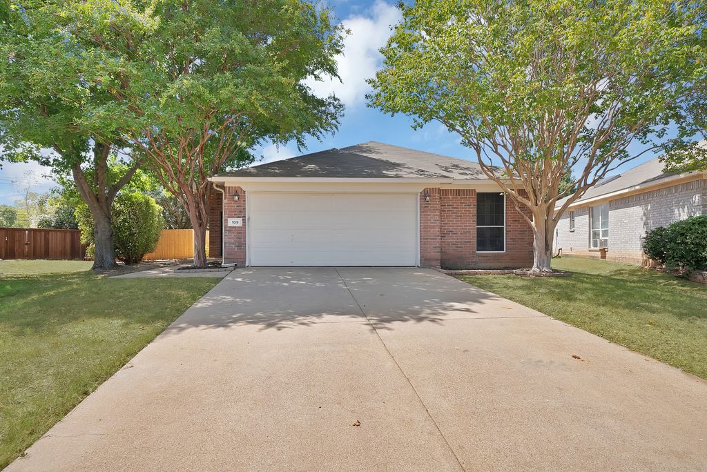 109 Goldeneye Lane, Fort Worth, TX 76120 — photo 2