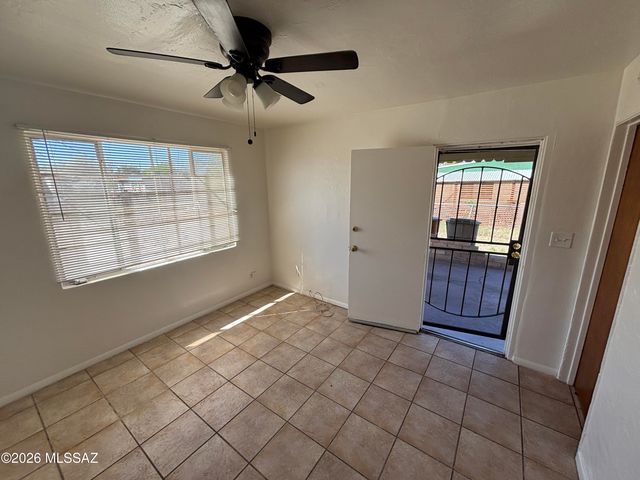 837 W Tipton Drive, Tucson, AZ 85705