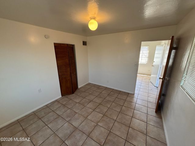 837 W Tipton Drive, Tucson, AZ 85705
