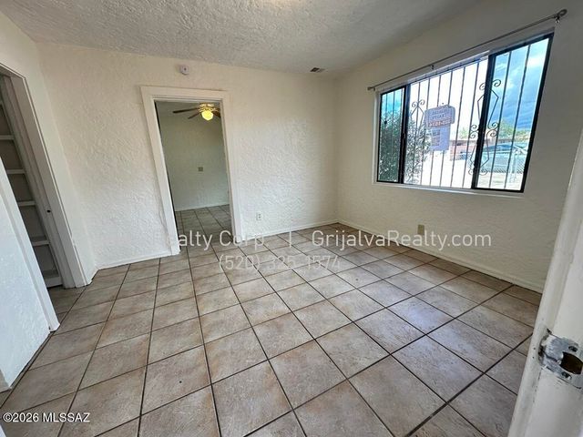 837 W Tipton Drive, Tucson, AZ 85705