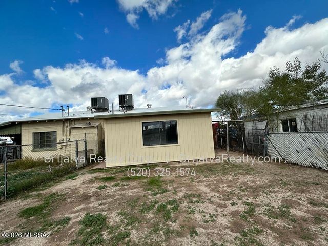 837 W Tipton Drive, Tucson, AZ 85705