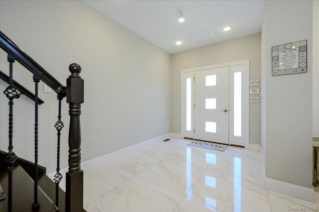 345 Washington Avenue, Cedarhurst, NY 11516