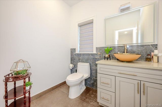 345 Washington Avenue, Cedarhurst, NY 11516