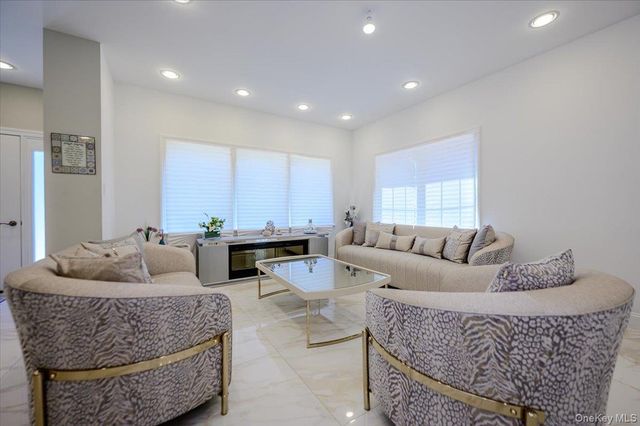 345 Washington Avenue, Cedarhurst, NY 11516