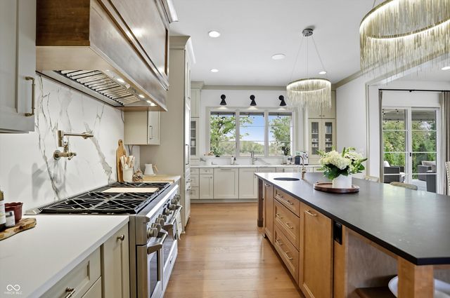 5130 Melbourne Place, Zionsville, IN 46077