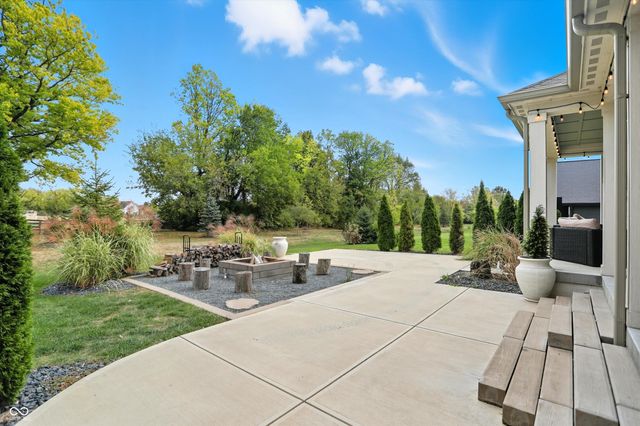 5130 Melbourne Place, Zionsville, IN 46077