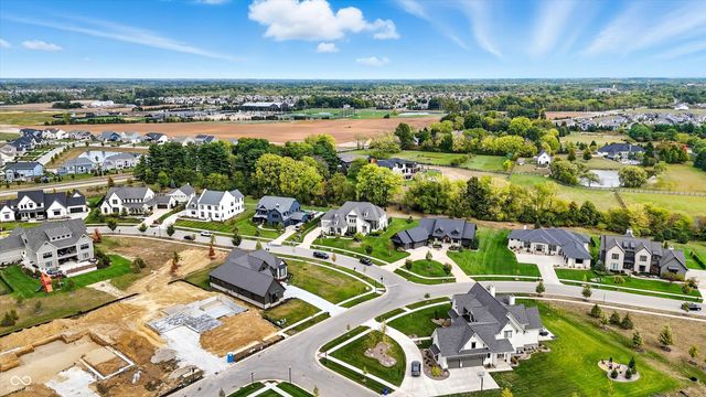5130 Melbourne Place, Zionsville, IN 46077