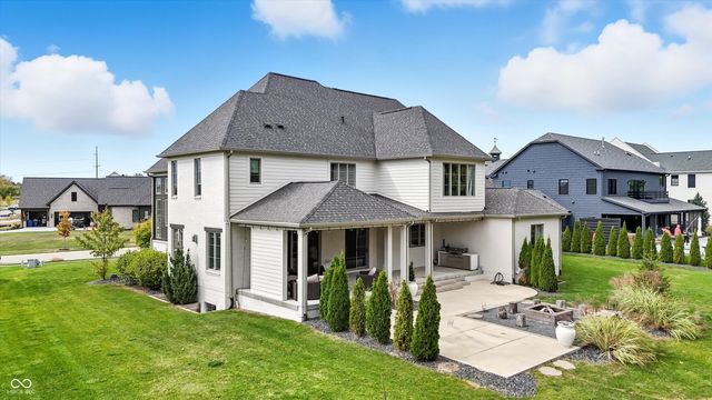5130 Melbourne Place, Zionsville, IN 46077