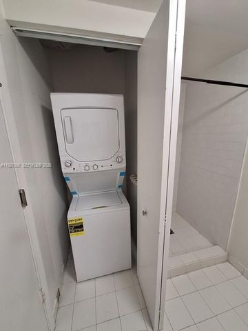 690 SW 1st Ct 2711, Miami, FL 33130