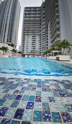 690 SW 1st Ct 2711, Miami, FL 33130