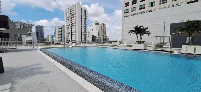 690 SW 1st Ct 2711, Miami, FL 33130