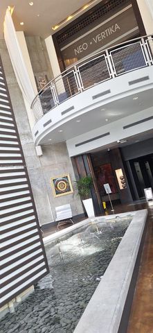 690 SW 1st Ct 2711, Miami, FL 33130