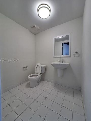 690 SW 1st Ct 2711, Miami, FL 33130