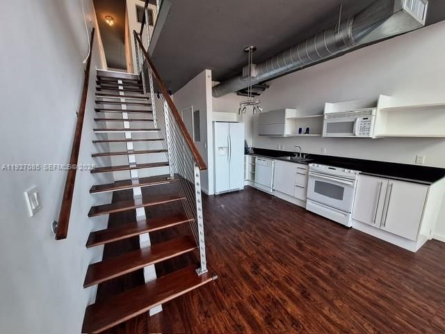 690 SW 1st Ct 2711, Miami, FL 33130