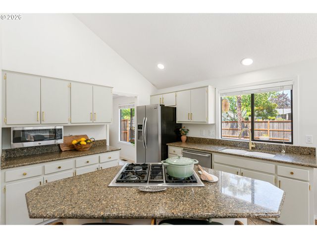 5958 Ne Ray Cir, Hillsboro, OR 97124