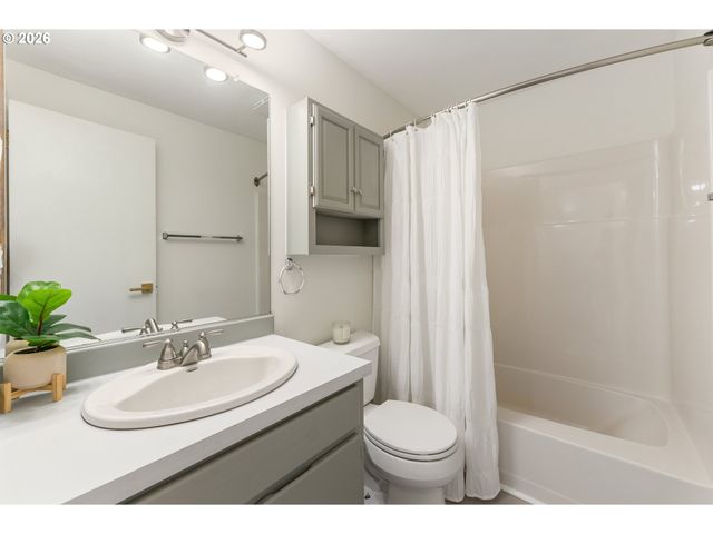 5958 Ne Ray Cir, Hillsboro, OR 97124