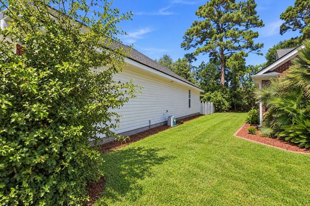 2489 Burning Tree Ln., Little River, SC 29566