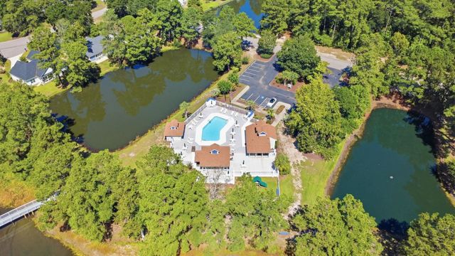 2489 Burning Tree Ln., Little River, SC 29566