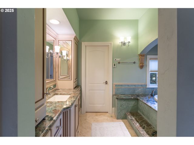 9009 Se EOLA HILLS Rd, Amity, OR 97101