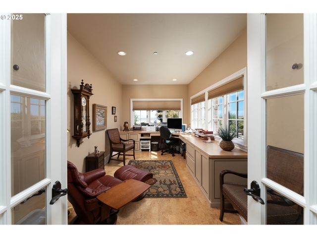 9009 Se EOLA HILLS Rd, Amity, OR 97101