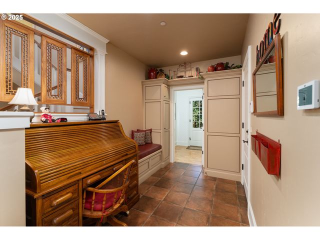9009 Se EOLA HILLS Rd, Amity, OR 97101