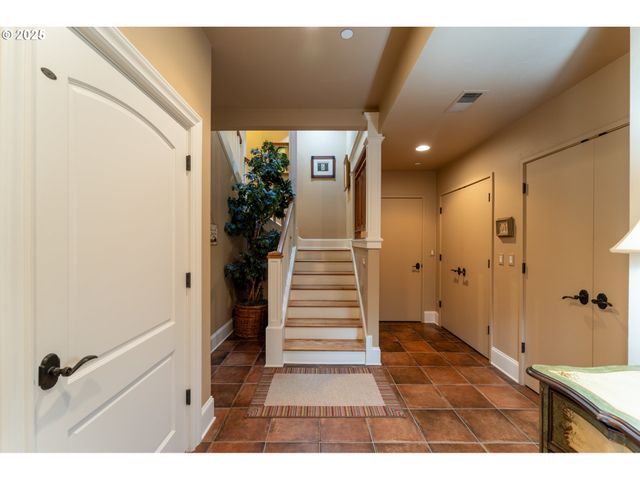 9009 Se EOLA HILLS Rd, Amity, OR 97101