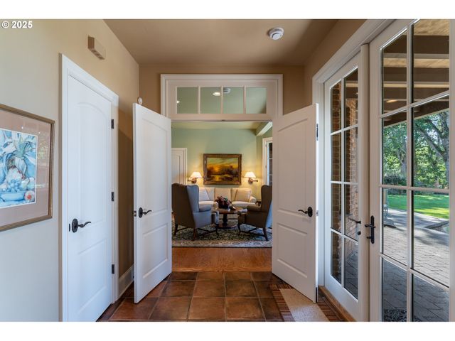9009 Se EOLA HILLS Rd, Amity, OR 97101