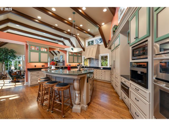 9009 Se EOLA HILLS Rd, Amity, OR 97101